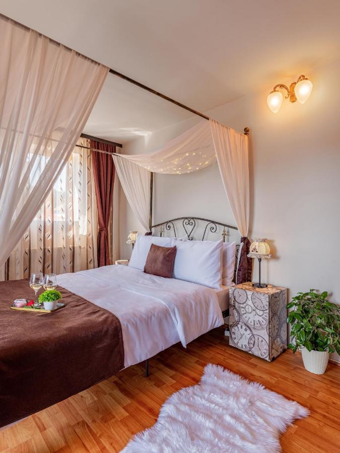 Rose Apartment 锡吉什瓦拉 外观 照片