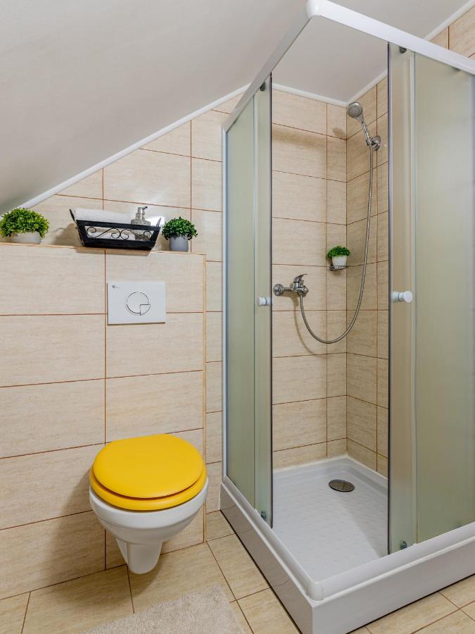 Rose Apartment 锡吉什瓦拉 外观 照片